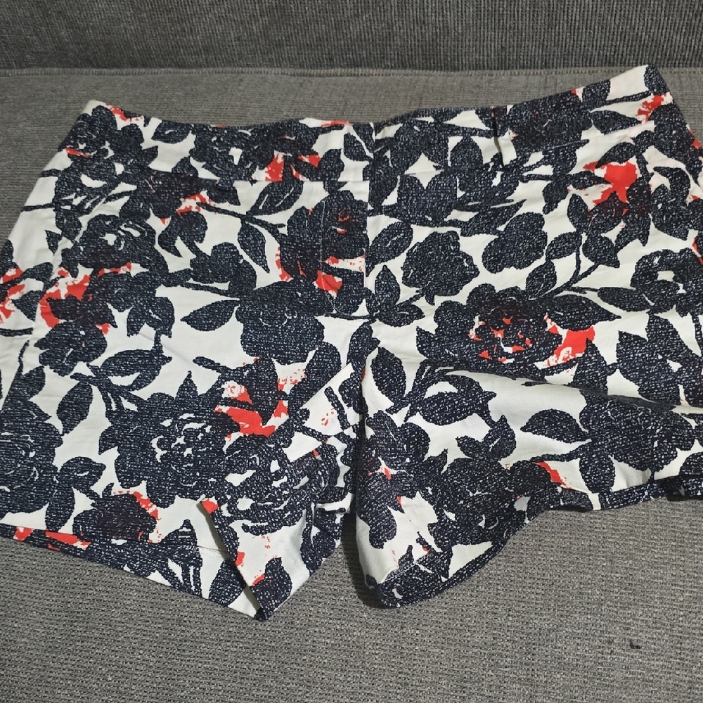 Ann Taylor Navy and Red Floral Women's Shorts